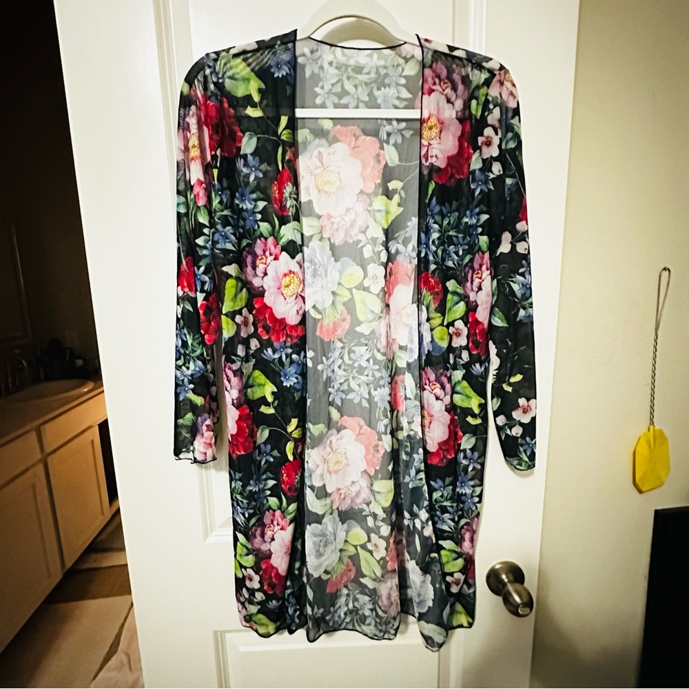 SHEIN Black Floral Sheer Kimono – Size L